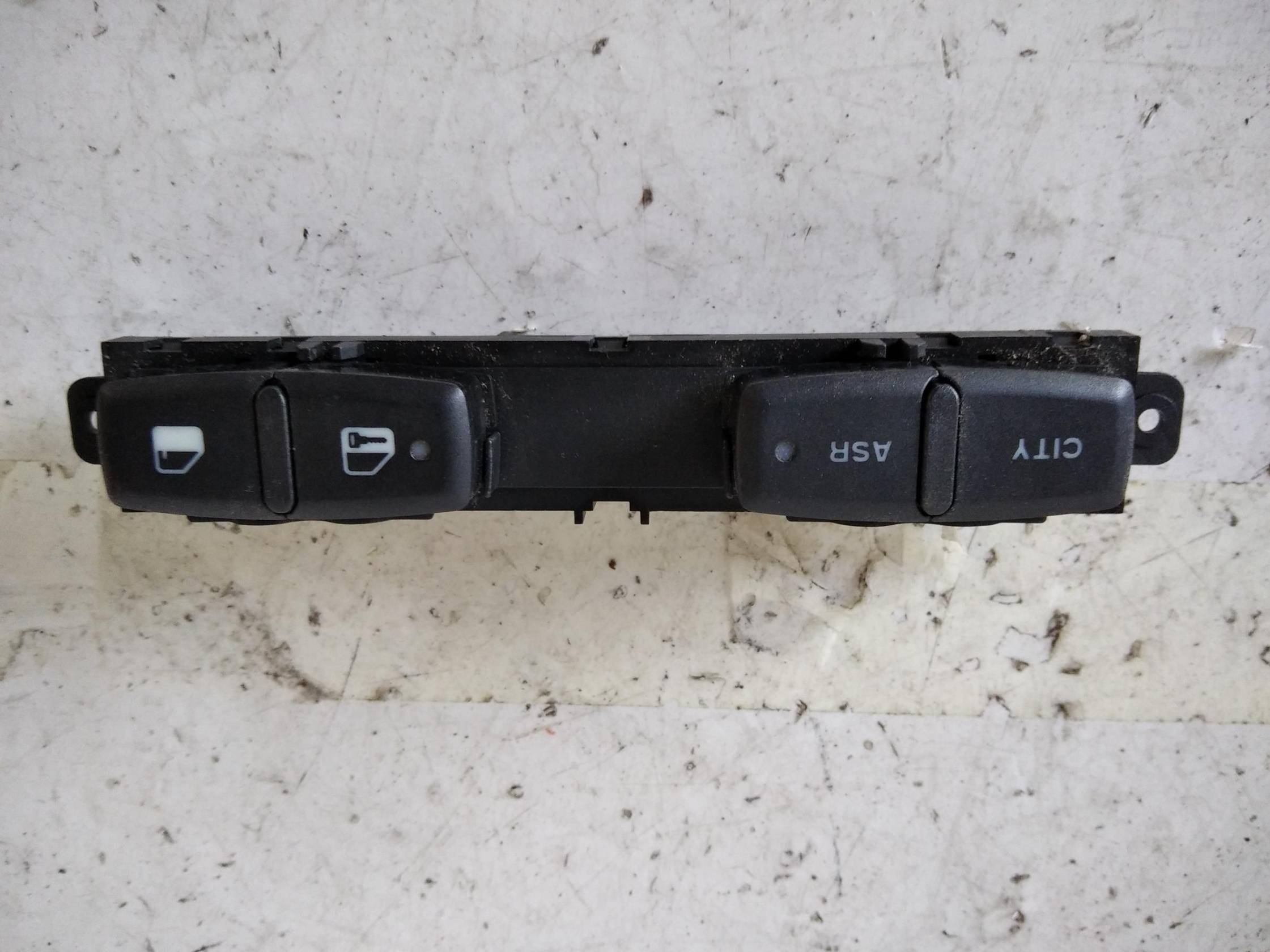 Interruttore alzacristalli porta ant.